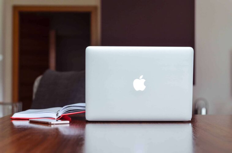 how long do MacBooks last on average